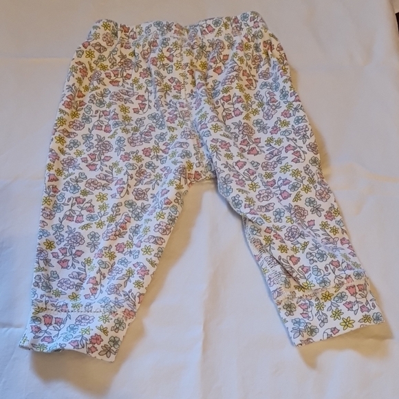 5/$20 Carter's Floral Little Girls Bottoms in Very good used condition, cute 😍 - Picture 3 of 5